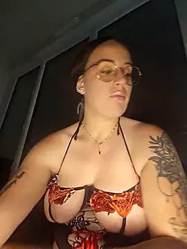 Snapshot of lindsay_33off chatting on October 8, 2025, 8:31 pm lindsay 33off online show from October 8, 2025, 8:31 pm