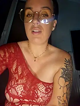 Snapshot of lindsay_33off chatting on September 24, 2025, 8:04 pm lindsay 33off online show from September 24, 2025, 8:04 pm