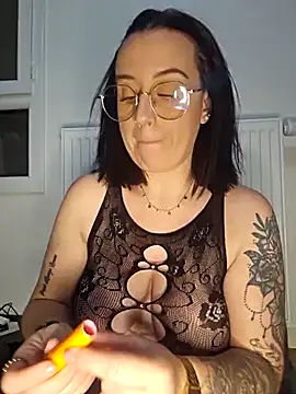 Snapshot of lindsay_33off chatting on February 17, 2026, 8:11 am lindsay 33off online show from February 17, 2026, 8:11 am