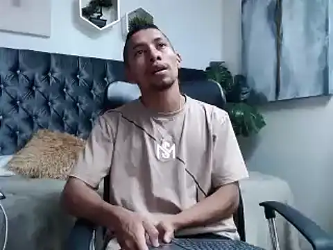 Snapshot of richar_voller chatting on October 6, 2025, 11:33 am richar voller online show from October 6, 2025, 11:33 am