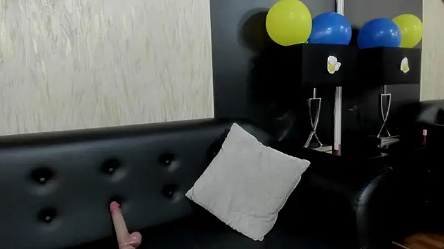 Snapshot of RoxieJackson chatting on October 5, 2025, 3:41 am RoxieJackson online show from October 5, 2025, 3:41 am