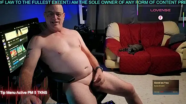 Snapshot of Pilot_Dave_69 chatting on September 19, 2025, 4:16 am Pilot Dave 69 online show from September 19, 2025, 4:16 am