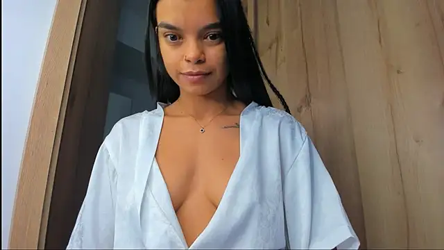 Snapshot of mia_world_ chatting on November 8, 2025, 1:03 pm mia world online show from November 8, 2025, 1:03 pm