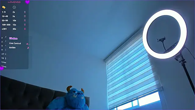 Snapshot of mia_world_ chatting on September 23, 2025, 4:03 pm mia world online show from September 23, 2025, 4:03 pm