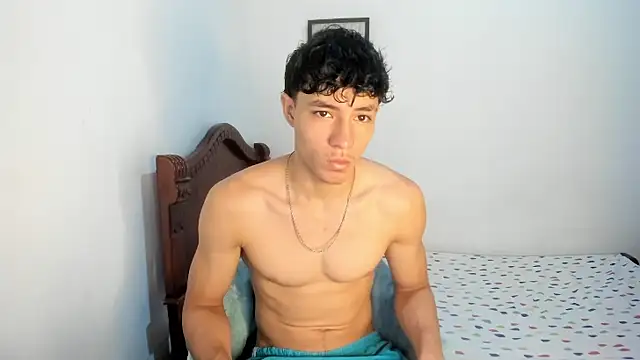 Snapshot of enzo_sloran chatting on October 2, 2025, 3:15 pm enzo sloran online show from October 2, 2025, 3:15 pm