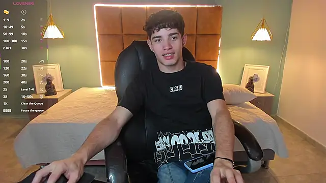 Snapshot of AlejooTwink chatting on October 27, 2025, 12:55 am AlejooTwink online show from October 27, 2025, 12:55 am