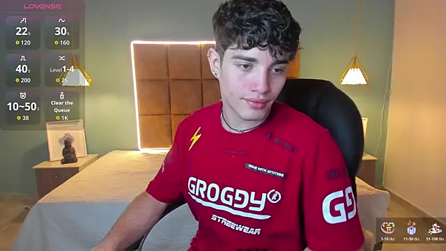 Snapshot of AlejooTwink chatting on October 28, 2025, 1:50 am AlejooTwink online show from October 28, 2025, 1:50 am