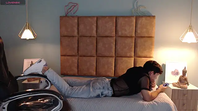 Snapshot of AlejooTwink chatting on February 26, 2025, 9:31 pm AlejooTwink online show from February 26, 2025, 9:31 pm