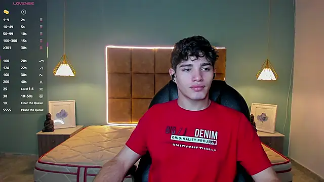 Snapshot of AlejooTwink chatting on October 3, 2025, 12:36 am AlejooTwink online show from October 3, 2025, 12:36 am