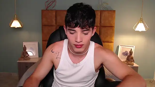 Snapshot of AlejooTwink chatting on March 1, 2025, 12:50 am AlejooTwink online show from March 1, 2025, 12:50 am