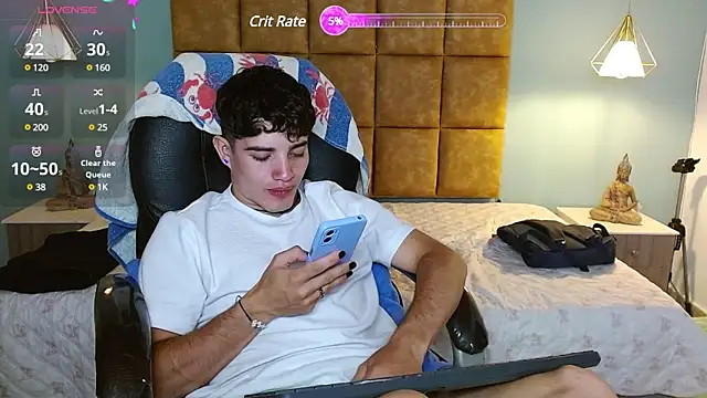 Snapshot of AlejooTwink chatting on March 19, 2025, 10:20 pm AlejooTwink online show from March 19, 2025, 10:20 pm