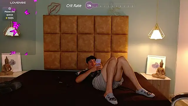 Snapshot of AlejooTwink chatting on March 11, 2025, 12:22 am AlejooTwink online show from March 11, 2025, 12:22 am