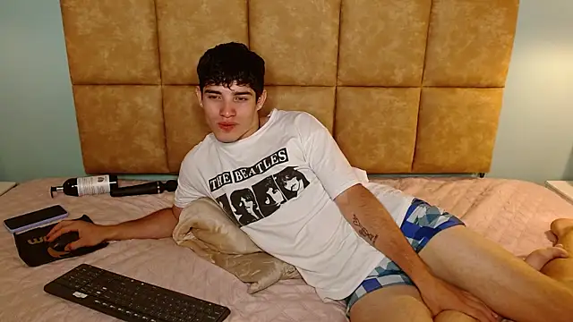 Snapshot of AlejooTwink chatting on March 5, 2025, 9:15 pm AlejooTwink online show from March 5, 2025, 9:15 pm