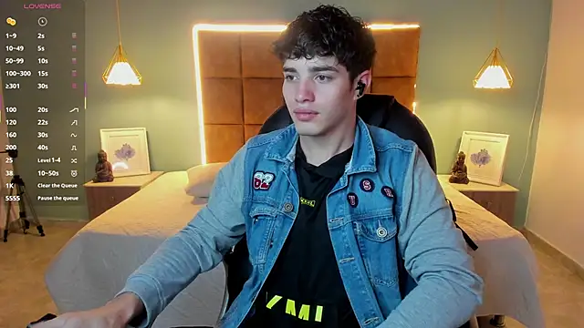 Snapshot of AlejooTwink chatting on September 29, 2025, 7:41 pm AlejooTwink online show from September 29, 2025, 7:41 pm