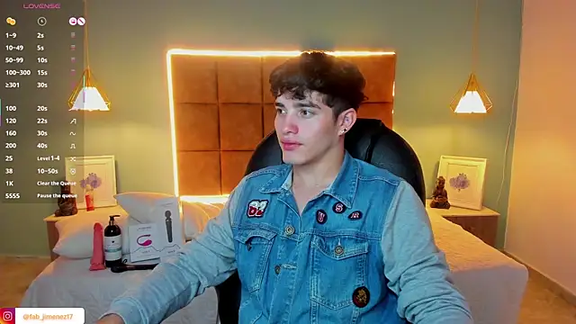 Snapshot of AlejooTwink chatting on September 23, 2025, 8:43 am AlejooTwink online show from September 23, 2025, 8:43 am