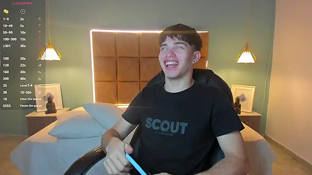 Snapshot of AlejooTwink chatting on October 17, 2025, 12:47 am AlejooTwink online show from October 17, 2025, 12:47 am