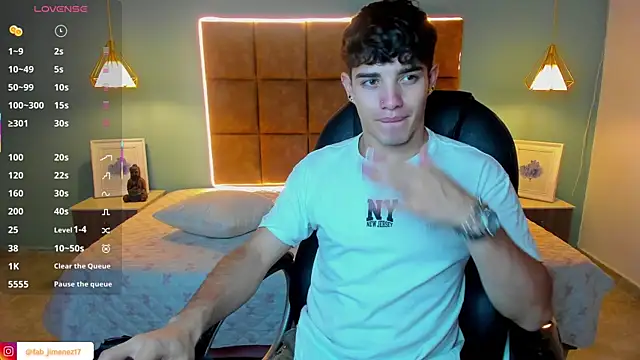 Snapshot of AlejooTwink chatting on September 19, 2025, 8:24 pm AlejooTwink online show from September 19, 2025, 8:24 pm