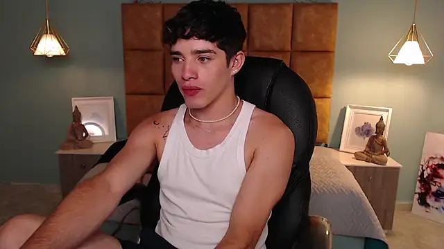 Snapshot of AlejooTwink chatting on February 28, 2025, 9:44 pm AlejooTwink online show from February 28, 2025, 9:44 pm