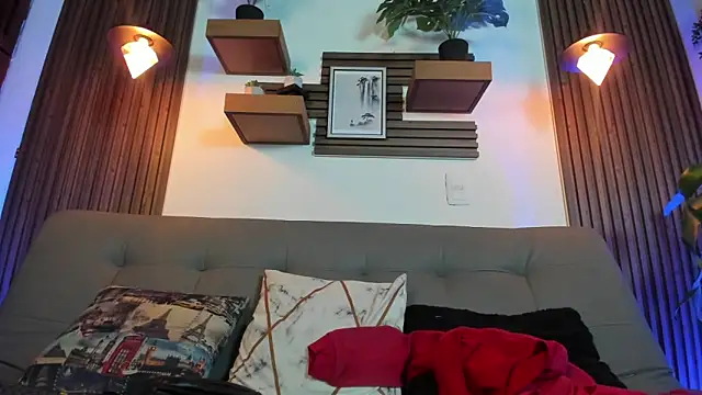 Snapshot of Layla_707 chatting on March 20, 2025, 12:19 am Layla 707 online show from March 20, 2025, 12:19 am