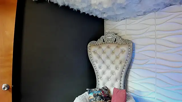 Layla 707 online show from March 21, 2026, 8:02 pm