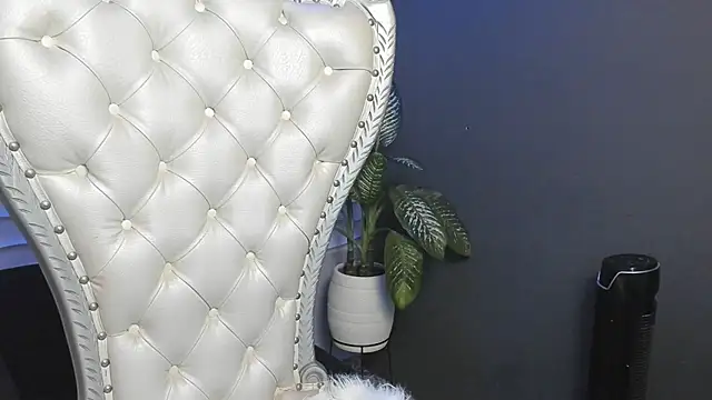 Snapshot of Layla_707 chatting on September 21, 2025, 11:54 pm Layla 707 online show from September 21, 2025, 11:54 pm