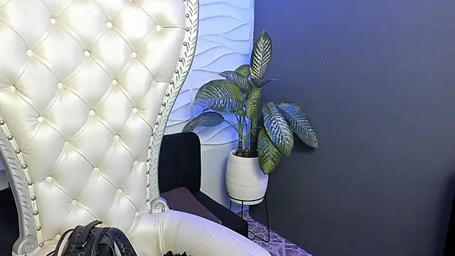 Snapshot of Layla_707 chatting on September 10, 2025, 12:09 am Layla 707 online show from September 10, 2025, 12:09 am