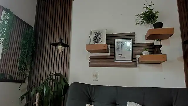 Layla 707 online show from February 27, 2026, 8:19 pm