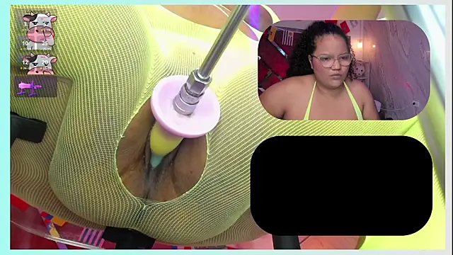 MhiaRey online show from June 17, 2026, 1:43 pm