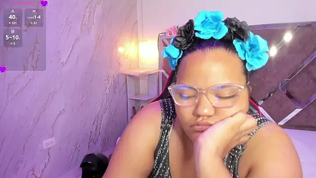 MhiaRey online show from November 24, 2025, 1:44 pm