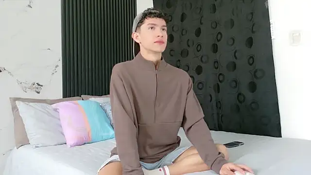 Snapshot of Noah_tyler_ chatting on February 4, 2026, 12:55 pm Noah tyler online show from February 4, 2026, 12:55 pm