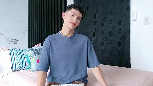 Snapshot of Noah_tyler_ chatting on February 24, 2026, 7:04 pm Noah tyler online show from February 24, 2026, 7:04 pm