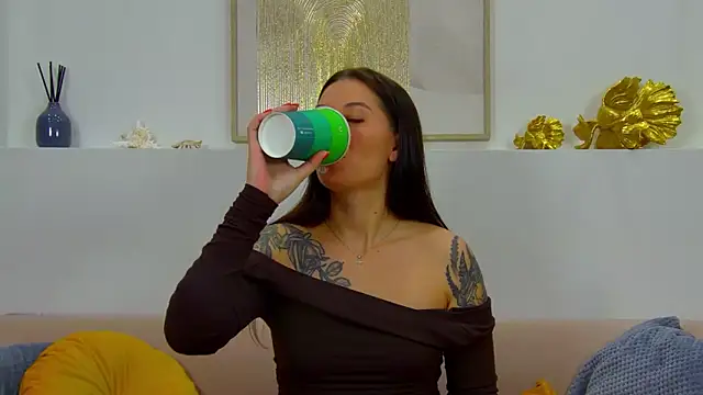 Snapshot of AlexandraBloom chatting on September 8, 2025, 7:13 pm AlexandraBloom online show from September 8, 2025, 7:13 pm