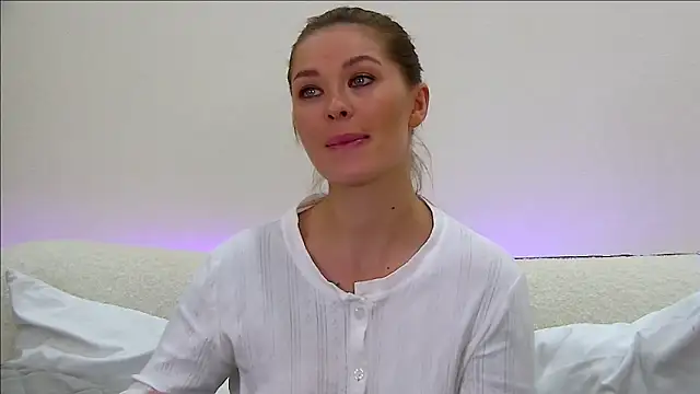 Snapshot of AlexandraBloom chatting on October 1, 2025, 7:51 pm AlexandraBloom online show from October 1, 2025, 7:51 pm