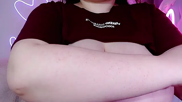 Snapshot of amina_moonlightt chatting on February 12, 2026, 12:54 am amina moonlightt online show from February 12, 2026, 12:54 am