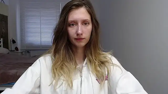 LUNA delight online show from October 6, 2025, 5:30 am