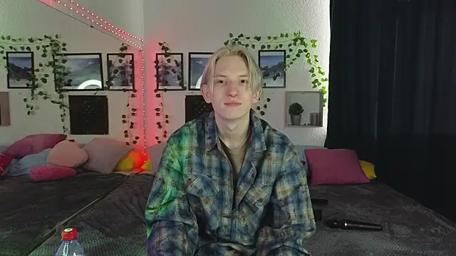 Ron Vils online show from March 13, 2025, 4:38 am