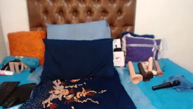 Hotxbums22 online show from March 5, 2025, 5:18 am