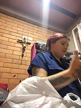 CelessteRedds online show from April 8, 2026, 10:33 pm