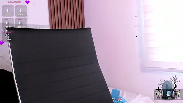 Snapshot of Alice_noir chatting on March 8, 2025, 4:39 pm Alice noir online show from March 8, 2025, 4:39 pm