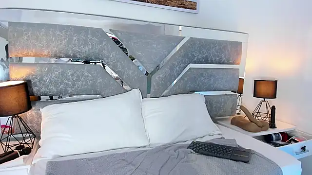 Slut Milf  online show from January 12, 2026, 7:42 pm