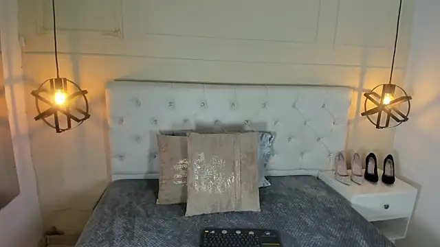 Slut Milf  online show from January 21, 2025, 4:32 am