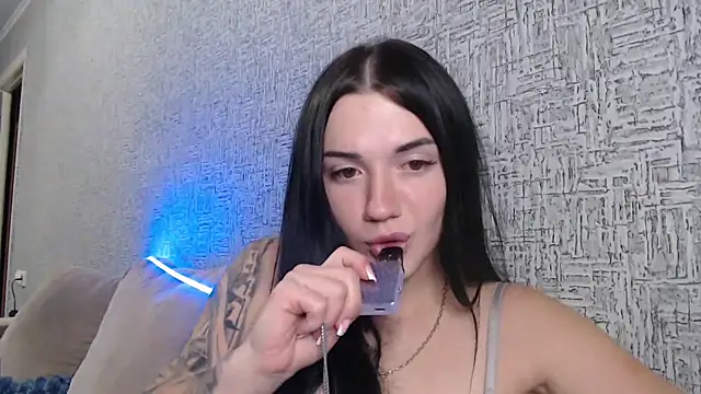 Liana diva online show from October 5, 2025, 6:53 pm