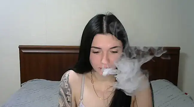 Snapshot of Liana_diva chatting on February 12, 2025, 10:37 pm Liana diva online show from February 12, 2025, 10:37 pm