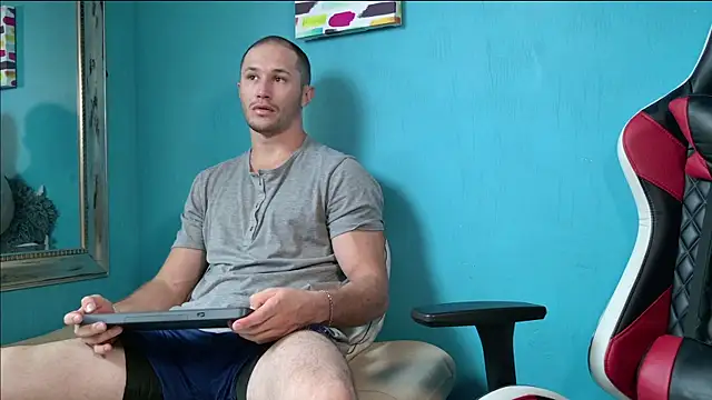 Snapshot of AxelFairchaild chatting on September 28, 2025, 1:29 pm AxelFairchaild online show from September 28, 2025, 1:29 pm