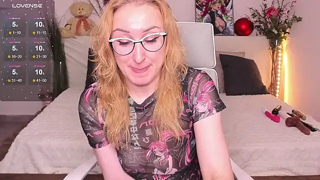 Snapshot of MadissonKiss chatting on October 15, 2025, 2:10 am MadissonKiss online show from October 15, 2025, 2:10 am