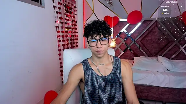 Snapshot of AkazaBoy_ chatting on February 27, 2025, 4:57 am AkazaBoy  online show from February 27, 2025, 4:57 am