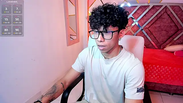 Snapshot of AkazaBoy_ chatting on March 8, 2025, 4:45 am AkazaBoy  online show from March 8, 2025, 4:45 am