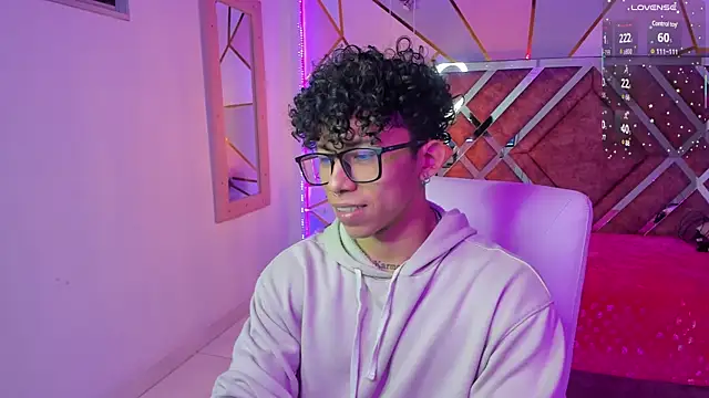 Snapshot of AkazaBoy_ chatting on March 5, 2025, 4:34 am AkazaBoy  online show from March 5, 2025, 4:34 am