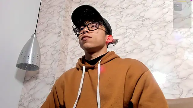 AkazaBoy  online show from April 11, 2026, 5:15 am