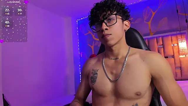 Snapshot of AkazaBoy_ chatting on March 16, 2025, 4:20 am AkazaBoy  online show from March 16, 2025, 4:20 am